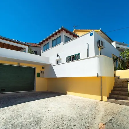 By The Sea Razanj, - 7485 アパート *